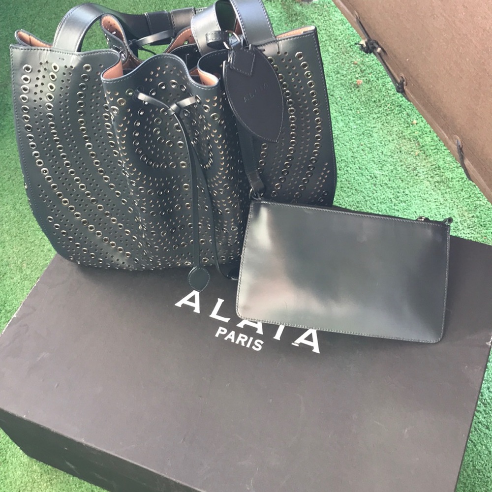 Alaia medium Rose Marie leather bucket bag